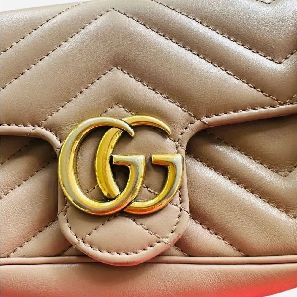 Gucci Marmont double G mini Beige Leather Crossbody Bag with Gold Chain